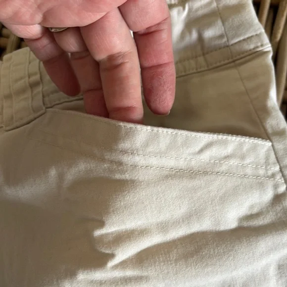 Crazy Shirts Hawaii Khaki 5” shorts size 12 - Picture 3 of 6